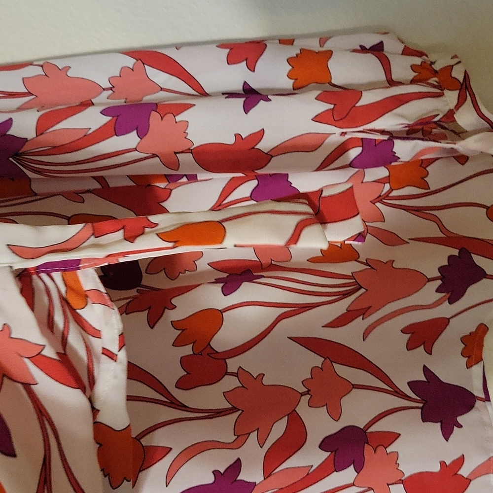 Floral Top - Picture 5 of 5